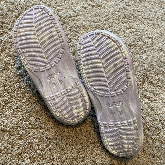 CROCS classic slides size 9 W /size 7 M purple lavender barely worn - Picture 6 of 6